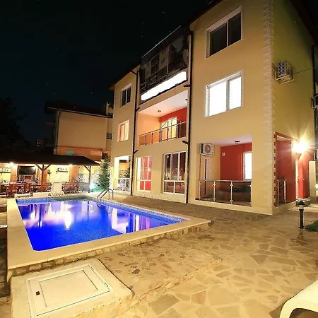 Sintria Court Premium, Art-maisonettes & Panoramic Roof *