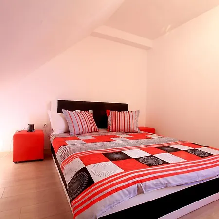 Sintria Court Premium, Art-maisonettes & Panoramic Roof Lejlighed *