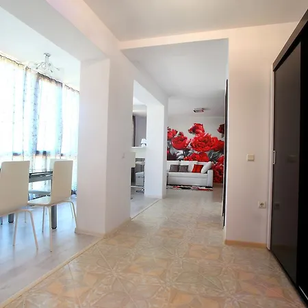 Sintria Court Premium, Art-maisonettes & Panoramic Roof Lejlighed *