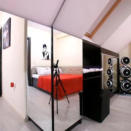 Sintria Court Premium, Art-maisonettes & Panoramic Roof *