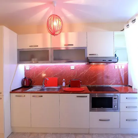 Sintria Court Premium, Art-maisonettes & Panoramic Roof Lejlighed *